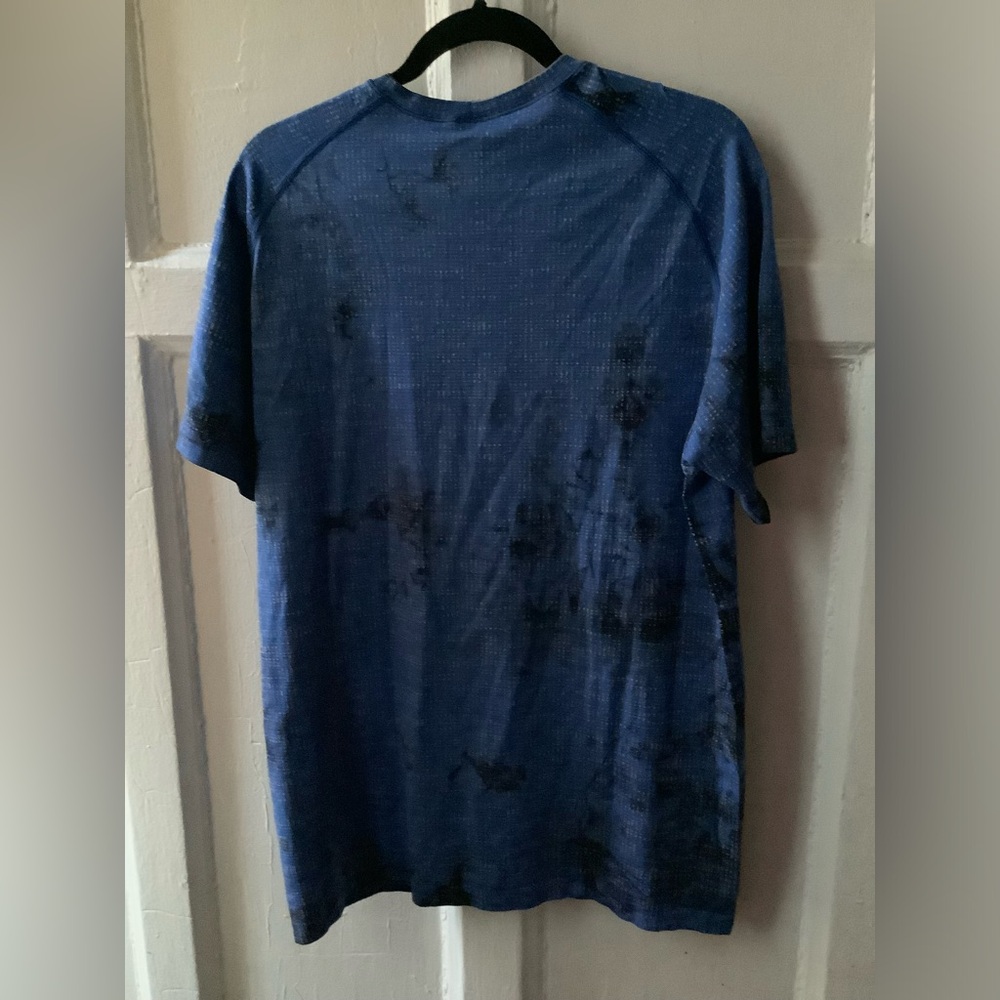 Lululemon Man’s T Shirt - Picture 5 of 8